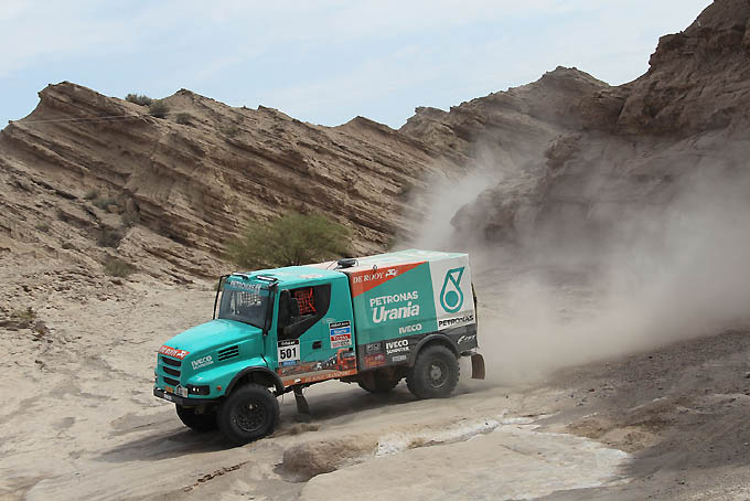 Gerard de Rooy iveco Petronas Urania Dakar 2014 racexpress